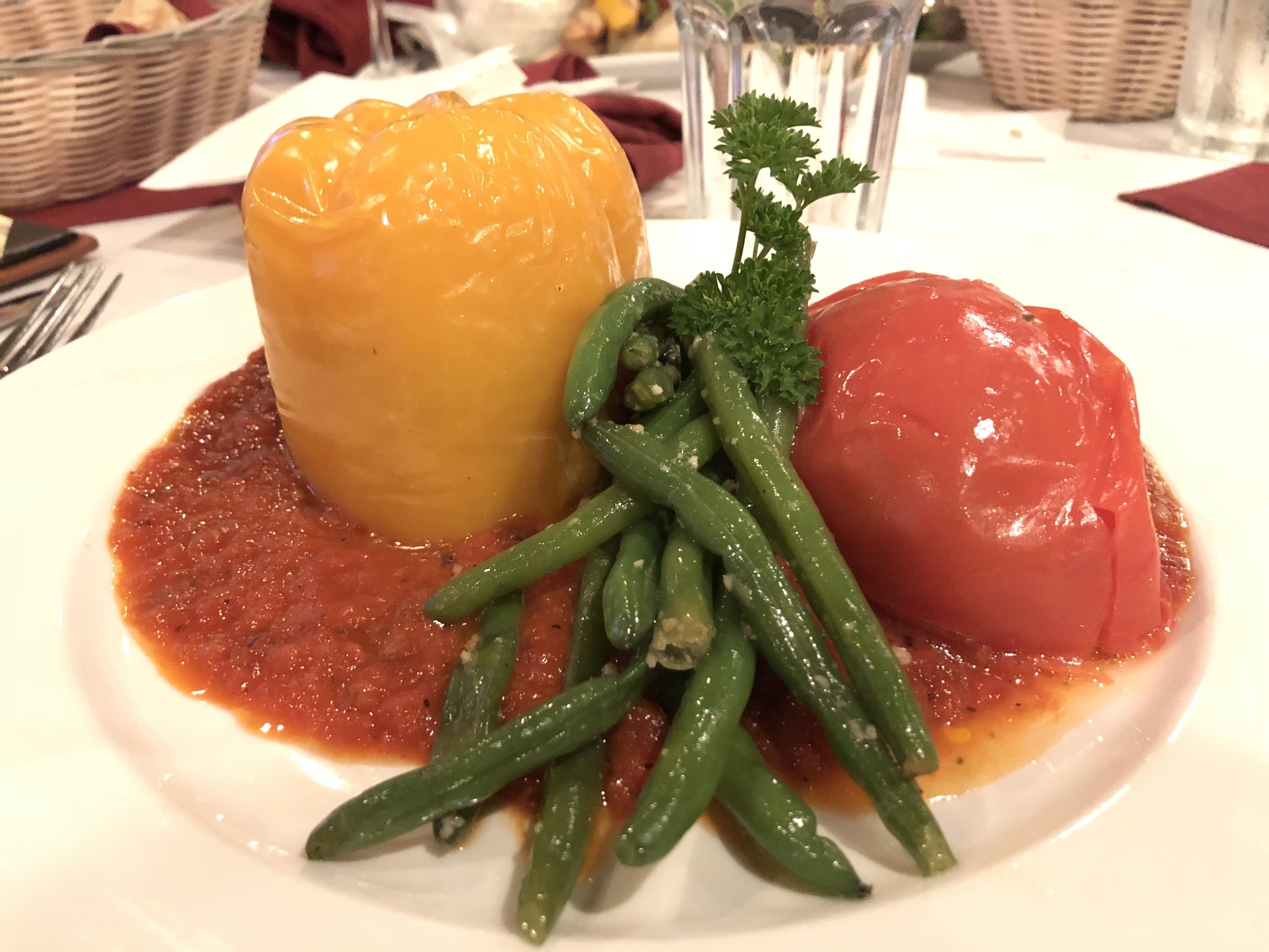 Gemista – Pepper and tomato stuffed with rice, with green beans
