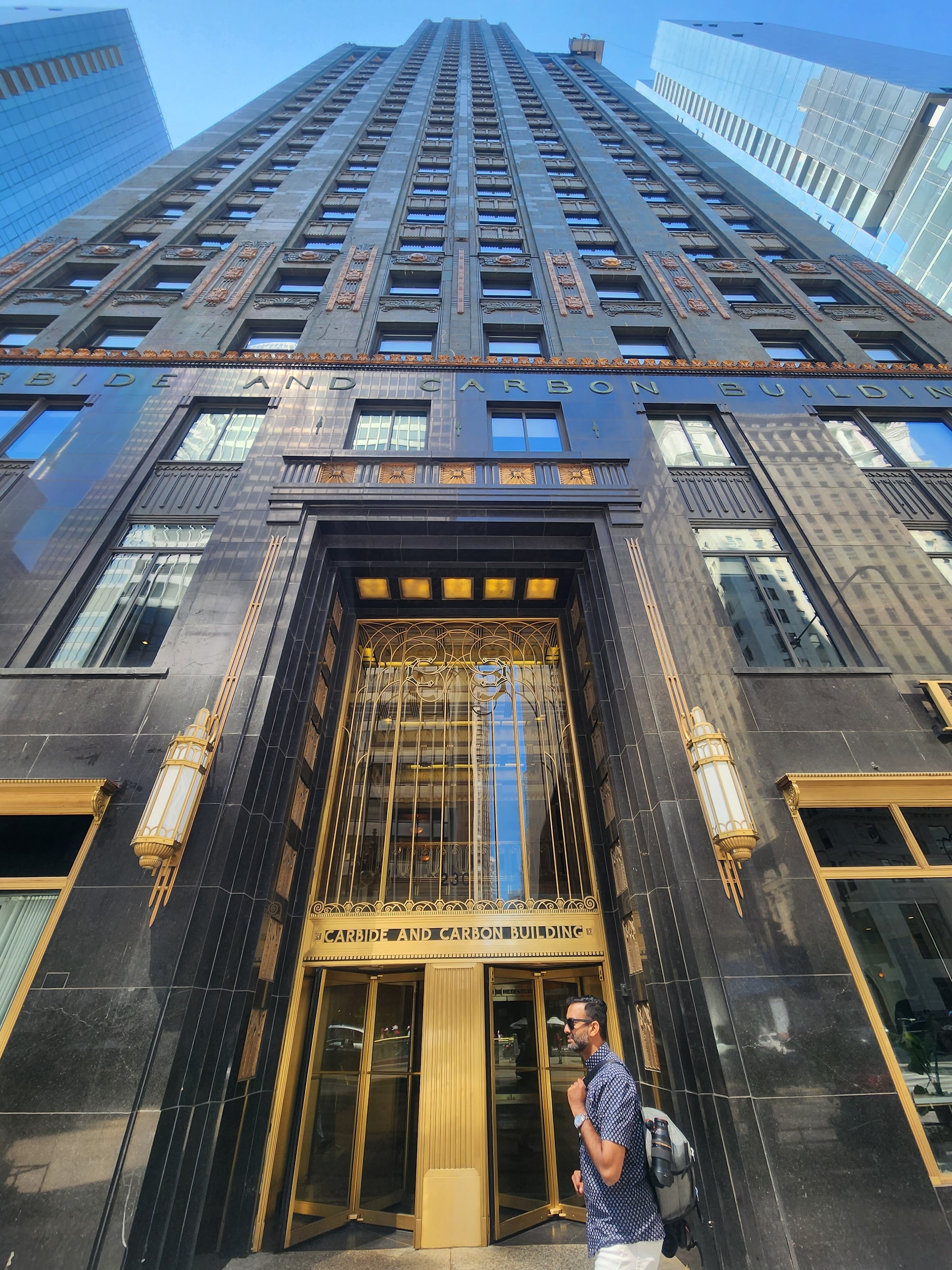 champagne bottle carbide and carbon building chicago
